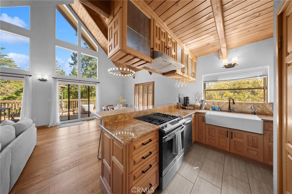 26220 Circle, Lake Arrowhead, CA 92391