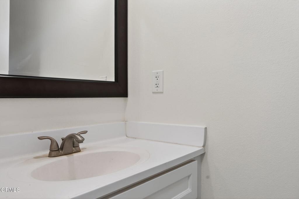 19-web-or-mls-UpmarketMedia-969 Mira-76