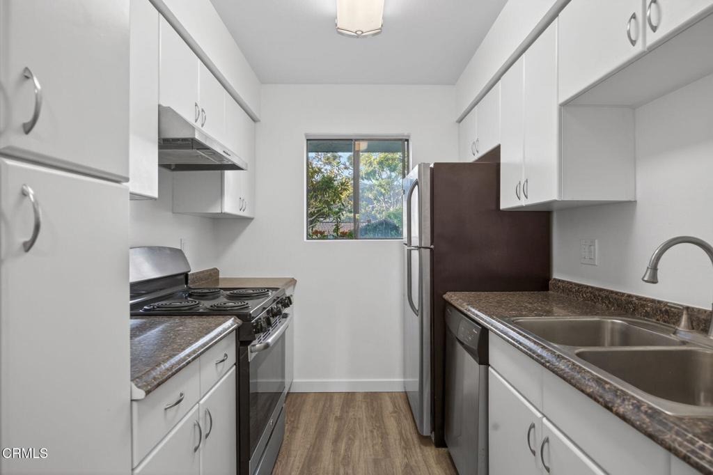 4-web-or-mls-UpmarketMedia-969 Mira-17