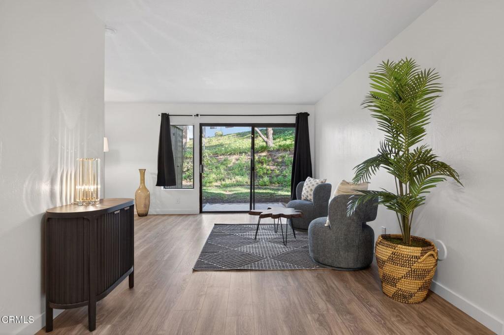 7-web-or-mls-UpmarketMedia-969 Mira-34