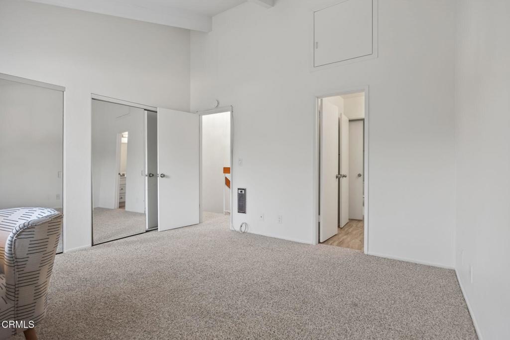 23-web-or-mls-UpmarketMedia-969 Mira-94