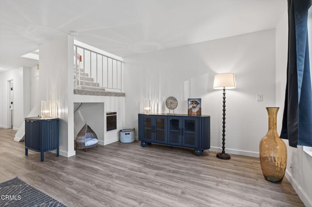 13-web-or-mls-UpmarketMedia-969 Mira-58