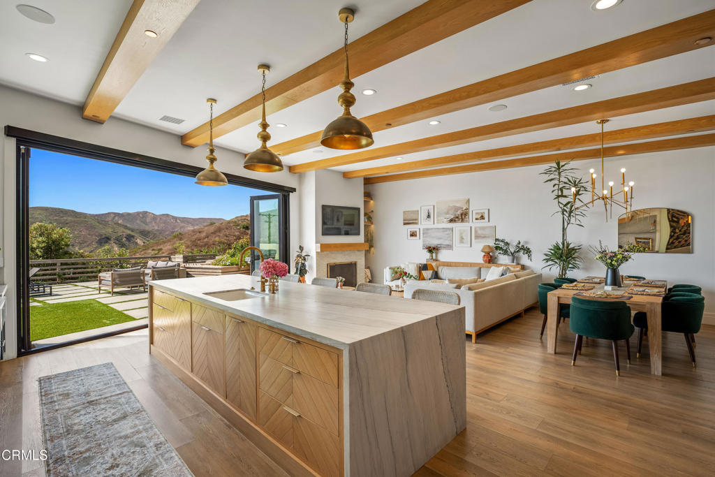 3247 Breaker Dr  MLS-21