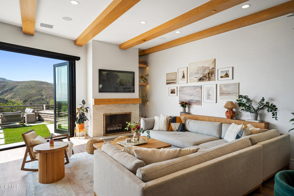 3247 Breaker Dr  MLS-35
