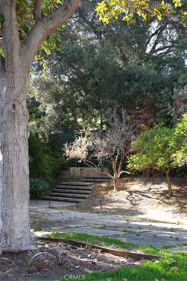 1665 Euston Rd, San Marino, CA 91108
