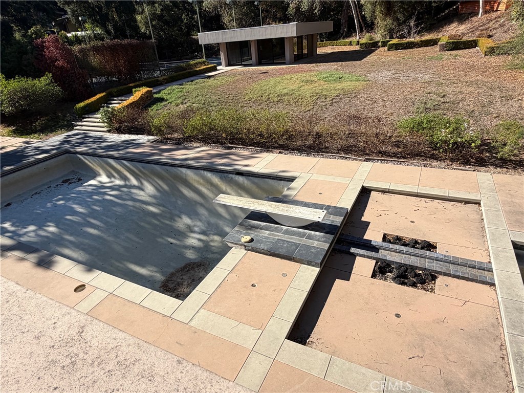 1665 Euston Rd, San Marino, CA 91108