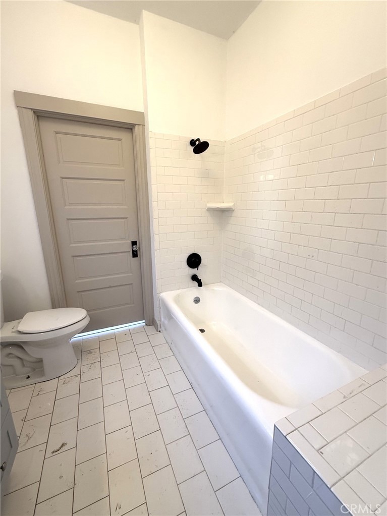 bathroom tub