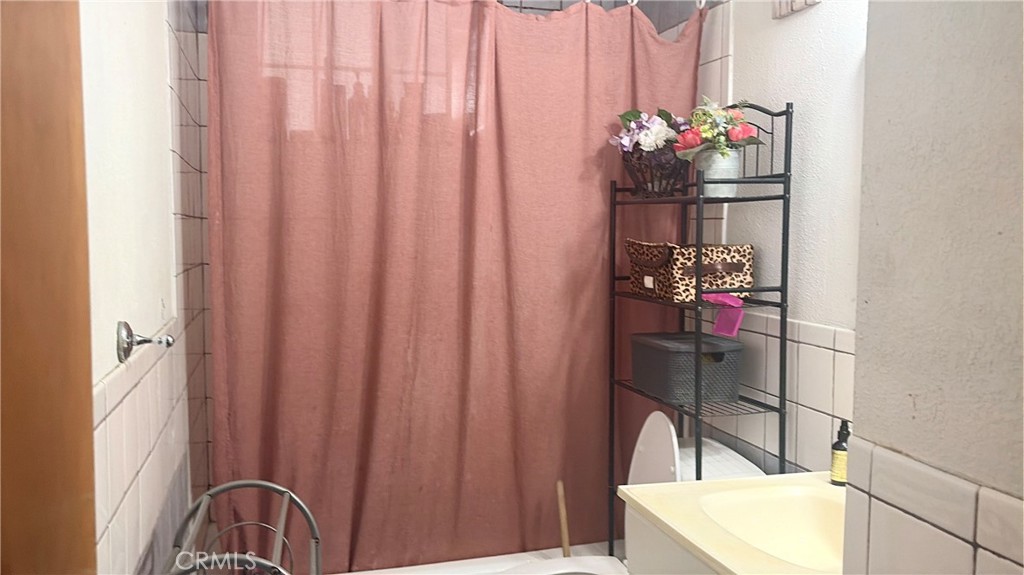 15169 Sequoia Avenue, Fontana, CA 92335 15169 Sequoia Avenue, Fontana, CA 92335