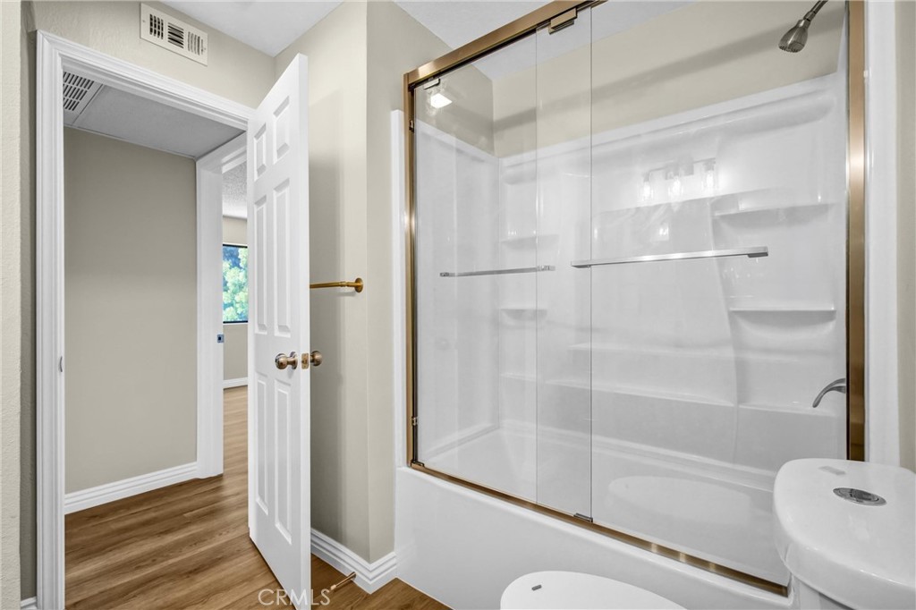 8221 Langdon Avenue, #207, Van Nuys, CA 91406