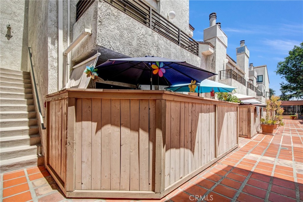 8221 Langdon Avenue, #207, Van Nuys, CA 91406