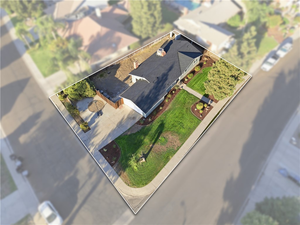 626 W Dorothea, Visalia, CA 93277
