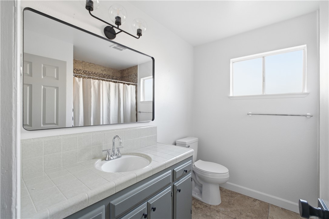 626 W Dorothea, Visalia, CA 93277