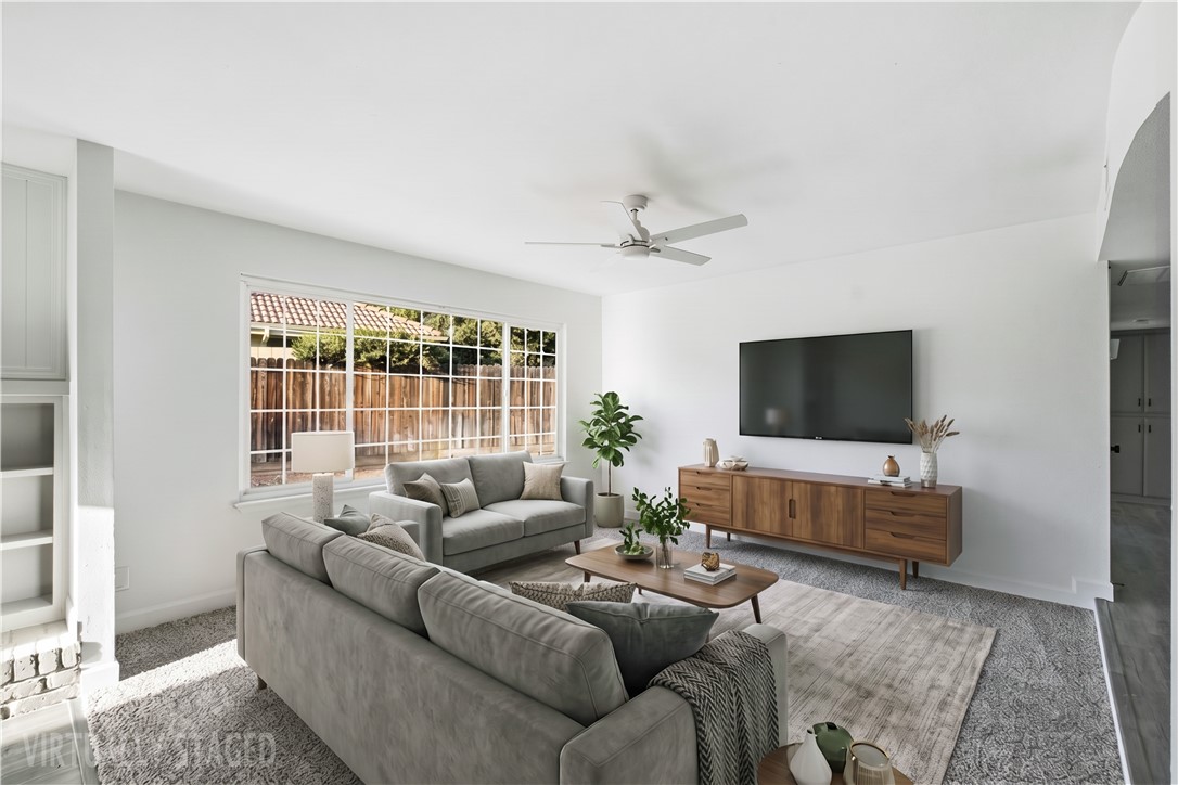 626 W Dorothea, Visalia, CA 93277