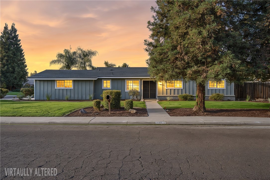 626 W Dorothea, Visalia, CA 93277