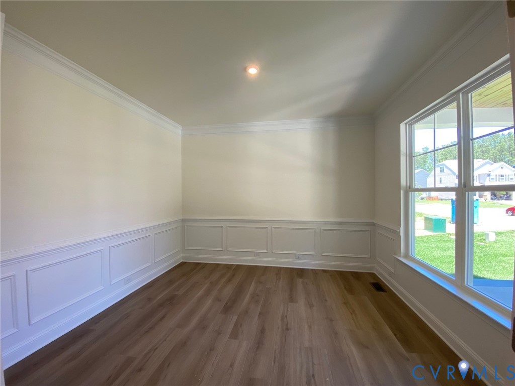 DESIGNATED OFFICE/FLEX SPACE WITH FRENCH DOORS