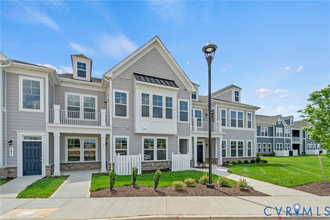 HOME IS UNDER CONSTRUCTION - Photo is from builder's library and shown as an example only (colors, features and options will vary). HOME IS UNDER CONSTRUCTION - Photo is from builder's library and shown as an example only (colors, features and options will vary).