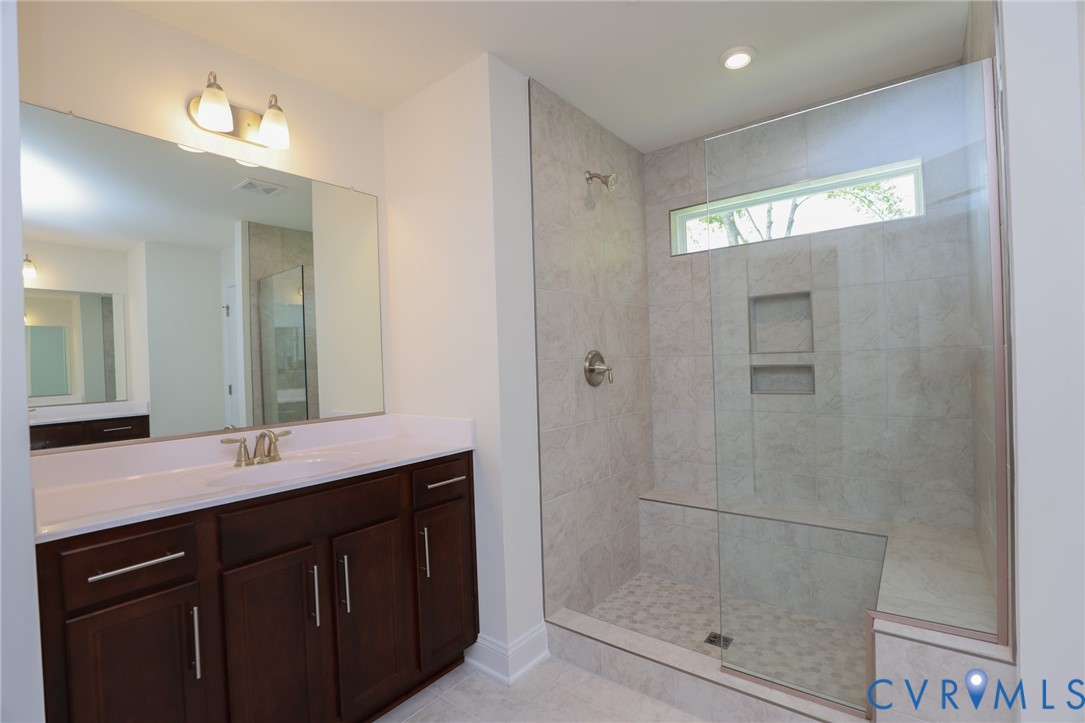 This home is under construction. The photo represents the plan, not the actual home. Design selections may vary.