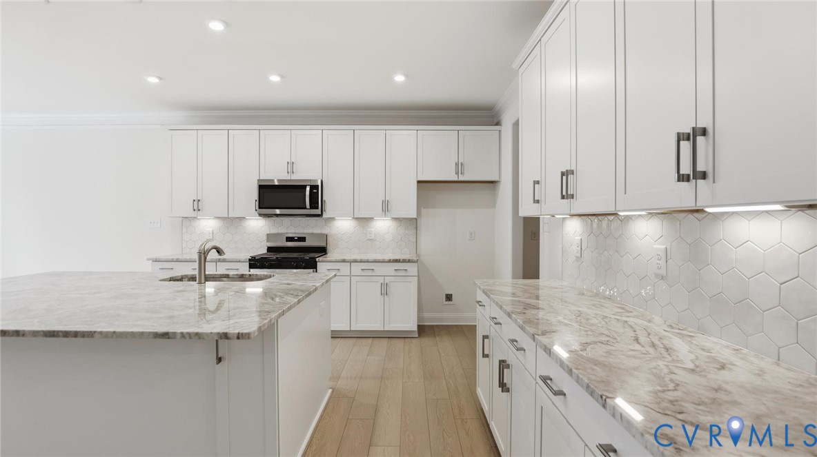 This home is to be built. The photo represents the plan, not the actual home. Design selections may vary.
