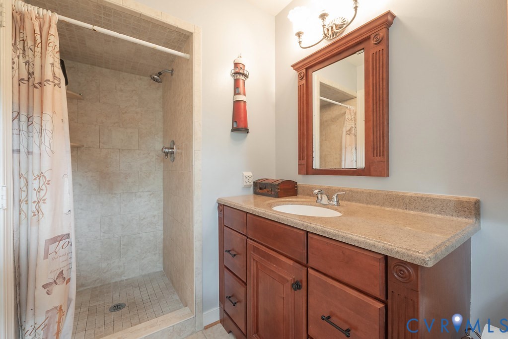 11709 Cliff Lawn Drive, Chester, VA 23831