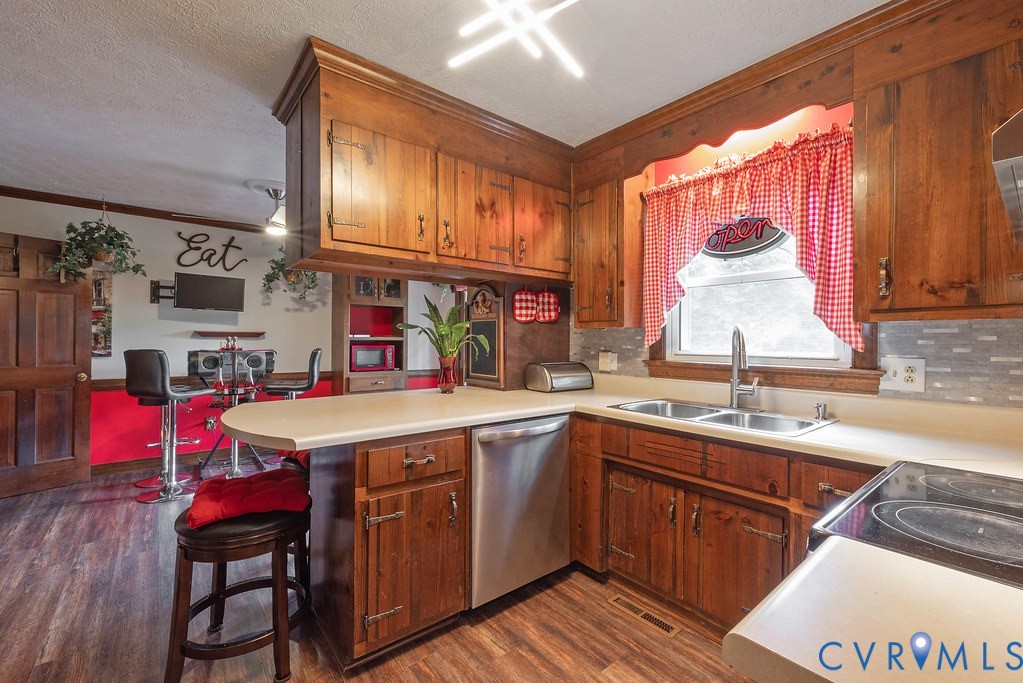 11709 Cliff Lawn Drive, Chester, VA 23831