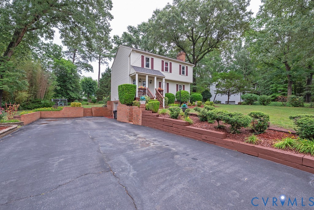 11709 Cliff Lawn Drive, Chester, VA 23831