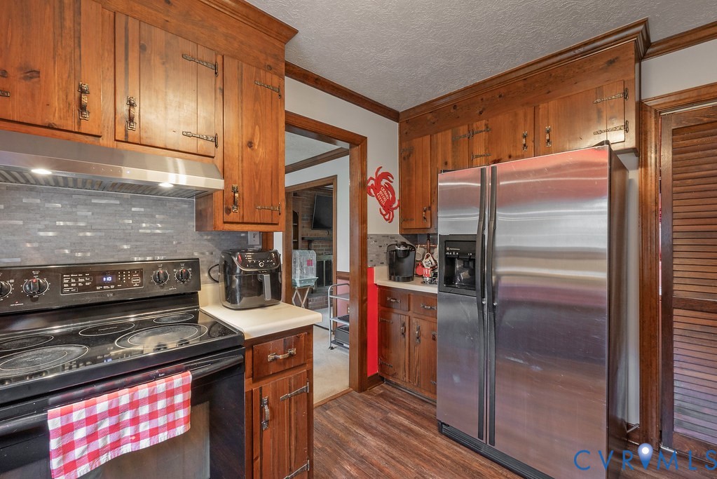 11709 Cliff Lawn Drive, Chester, VA 23831
