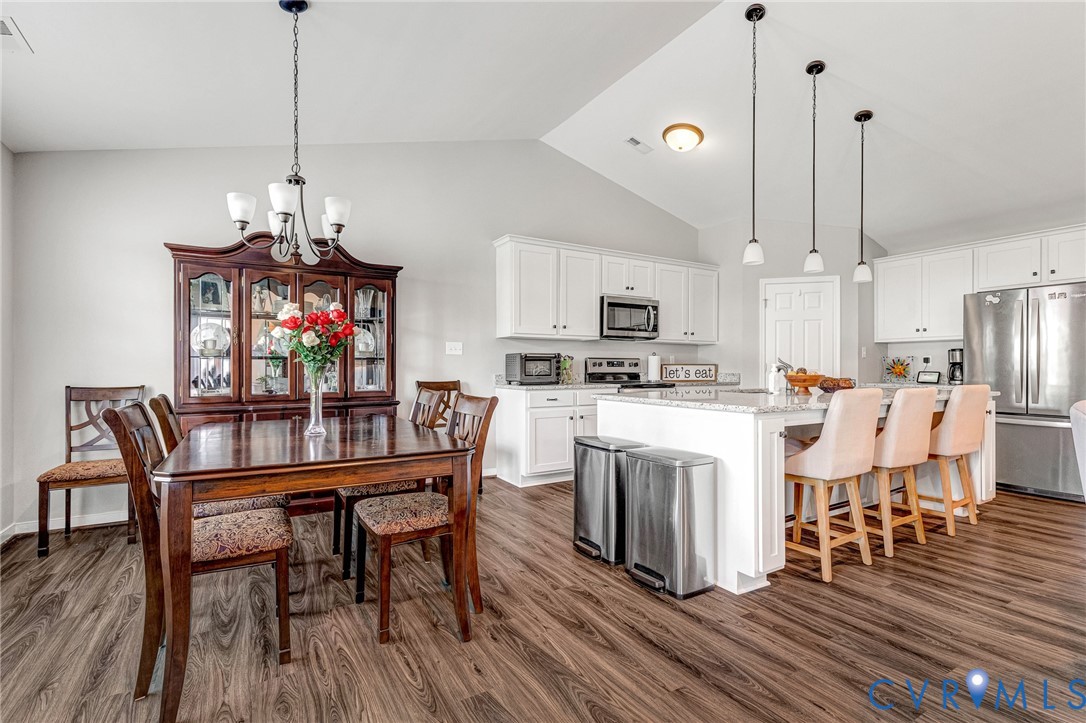 Eat-in  Dining + Kitchen