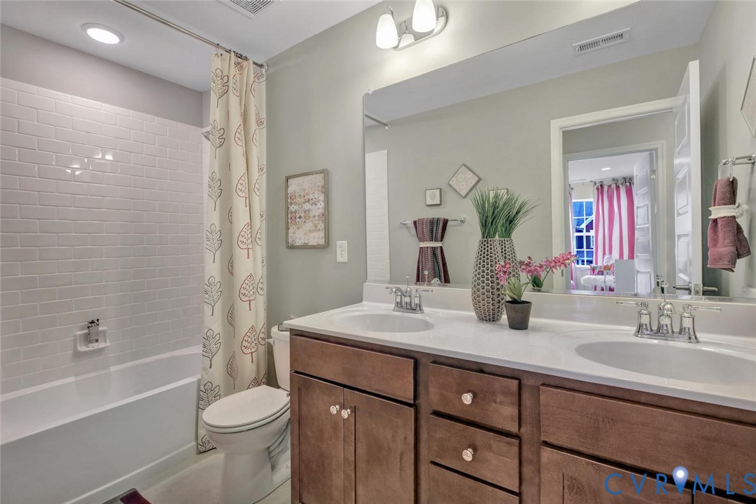 18775 Palisades Ridge, Palisades Cove, Moseley, VA 23120
