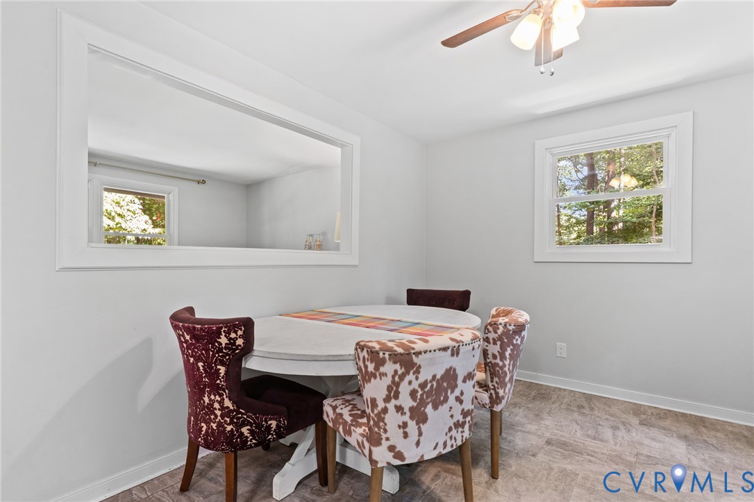Plenty of dining space in the kitchen