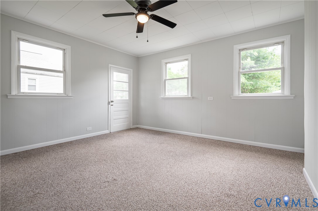 3rd bedroom or family room