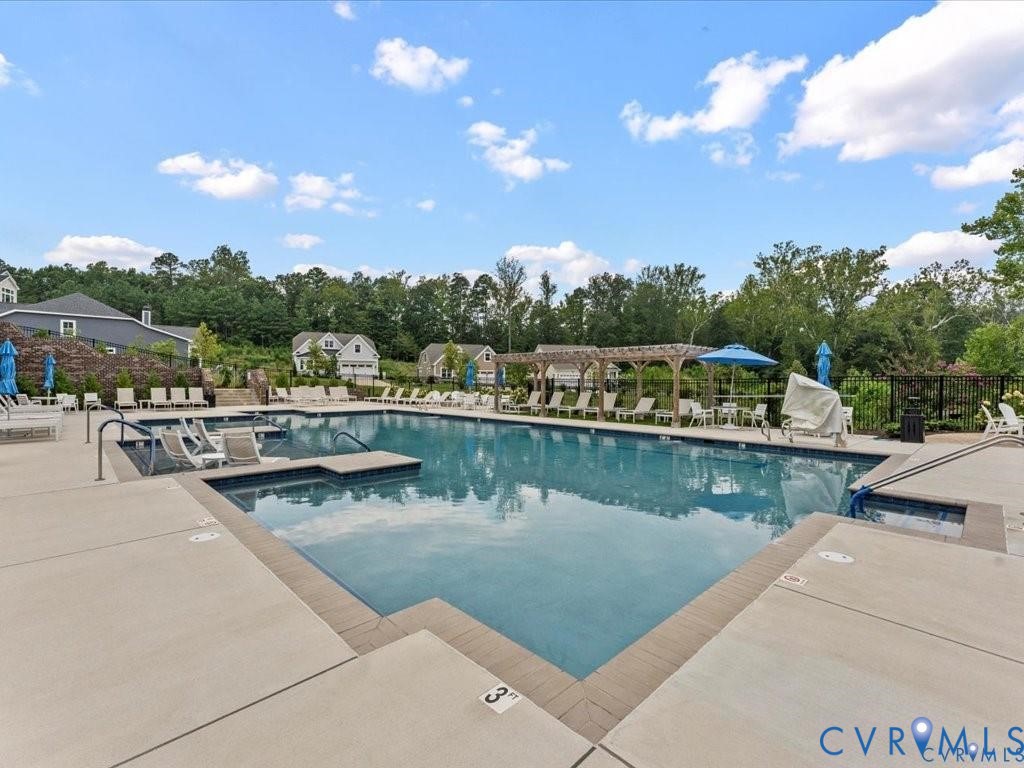The Connexions resort-style pool offers a warm welcome where you and your guests can truly unwind.