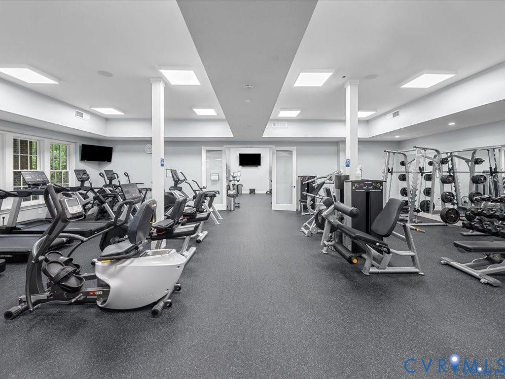 Stay active your way at the Connexions 24/7 gym, complete with energizing fitness classes.