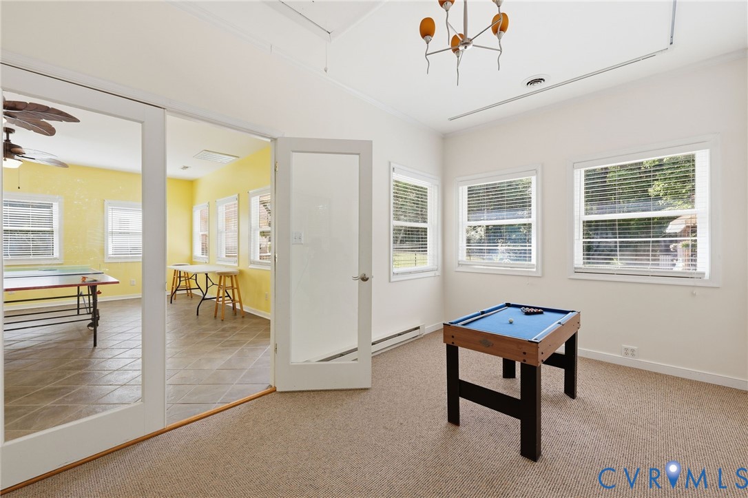 Additional room inside the pool house, could be used as and office.