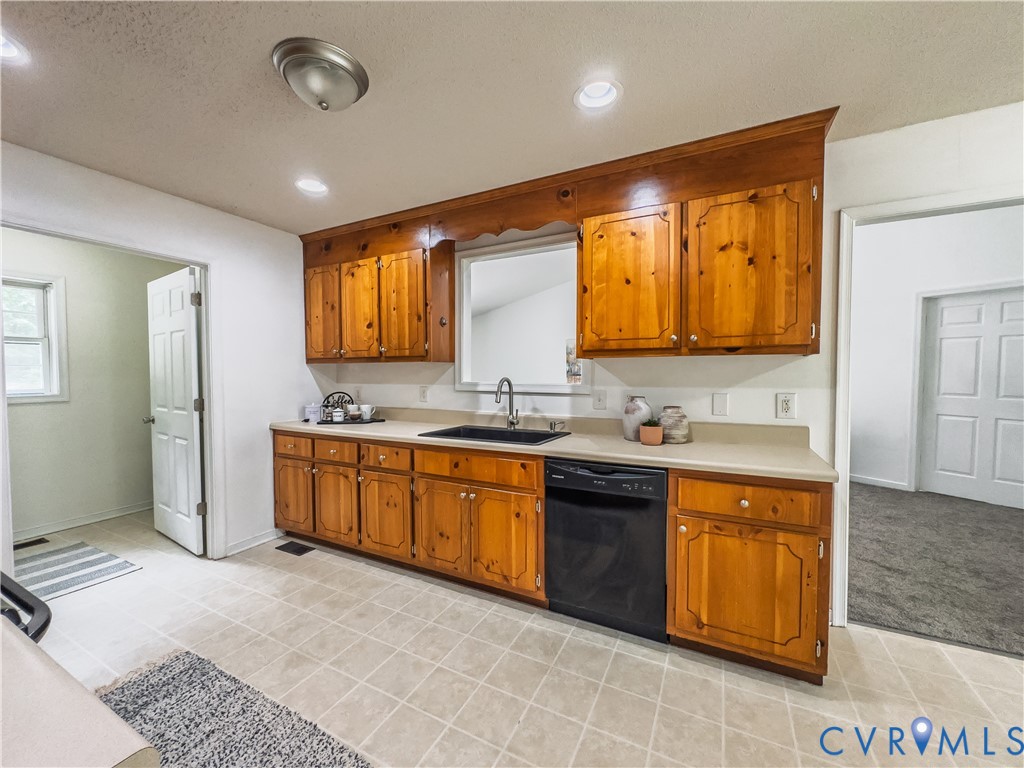 Kitchen, dishwasher