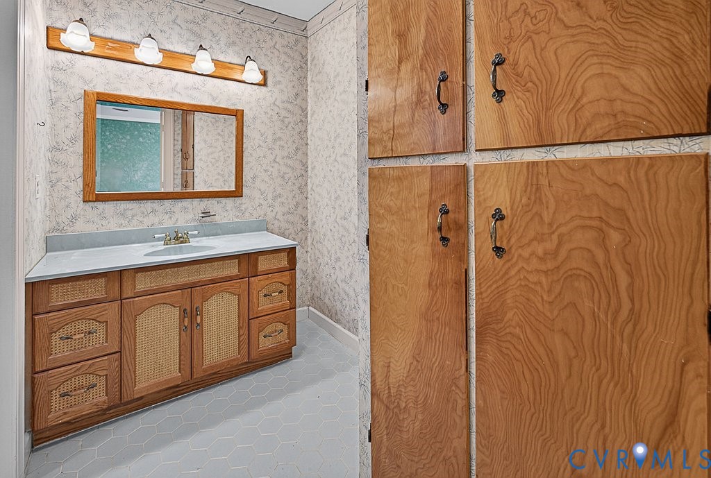 11701 Holly Hill Road, Chester, VA 23831