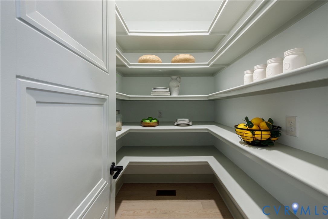 walk in pantry