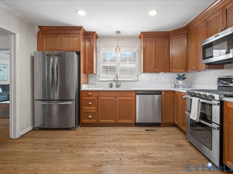 Eat-In Kitchen