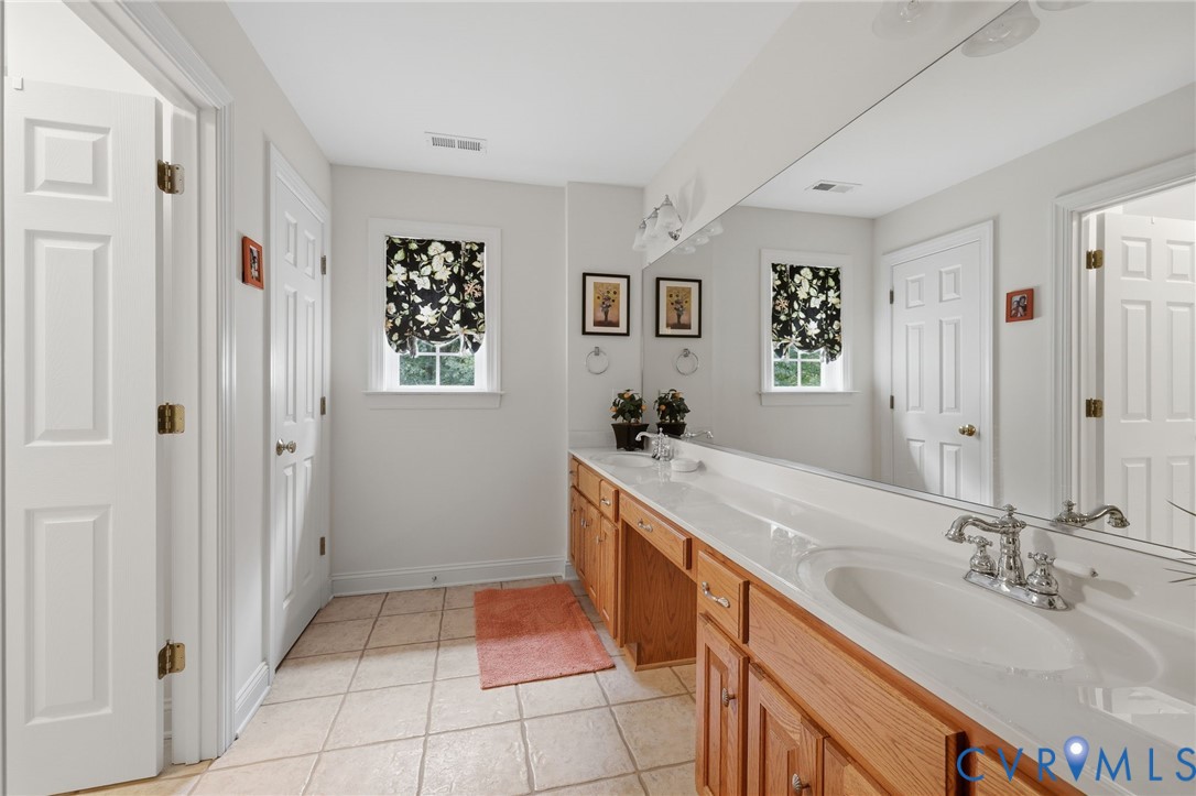2nd Floor Hall Bath