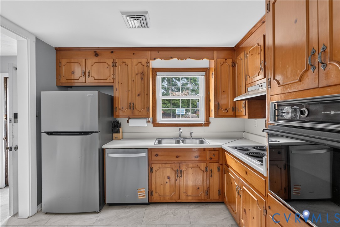 11041 W Huguenot Road, Bon Air, Richmond, VA 23235