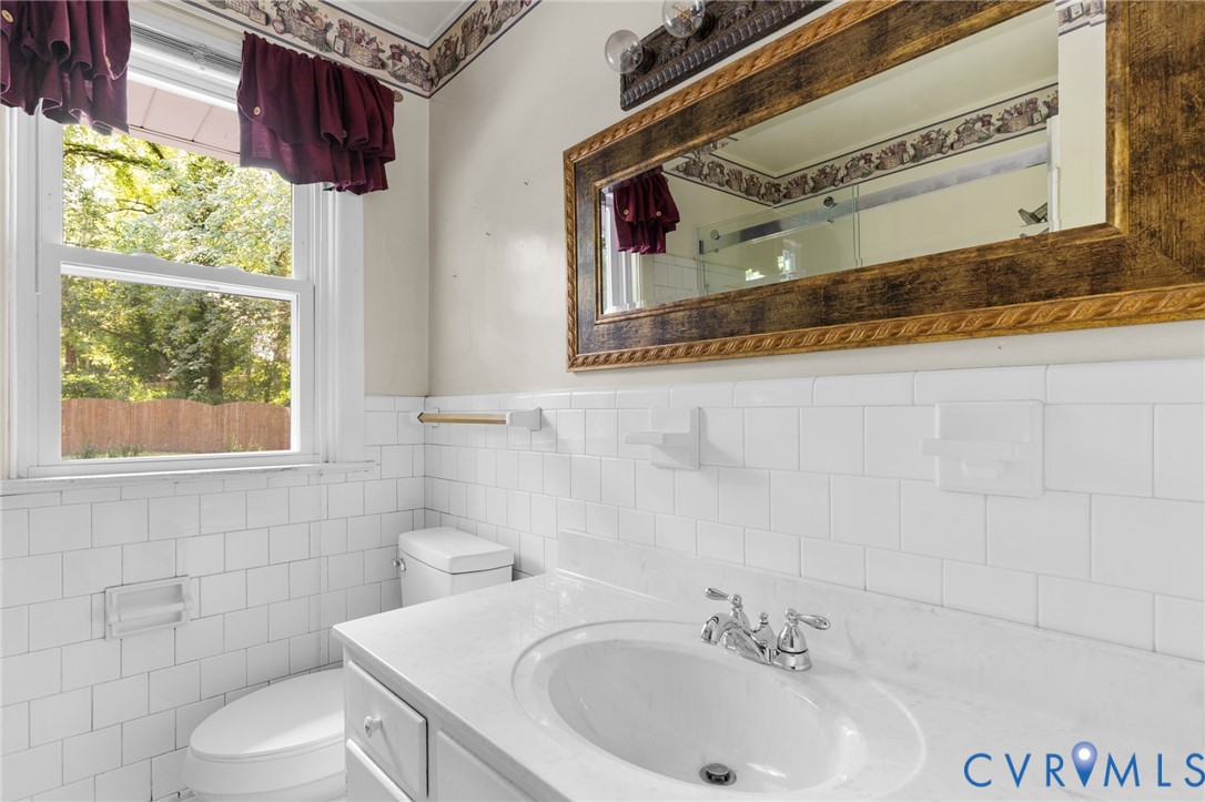 8111 Lake Shore Drive, North Chesterfield, VA 23235
