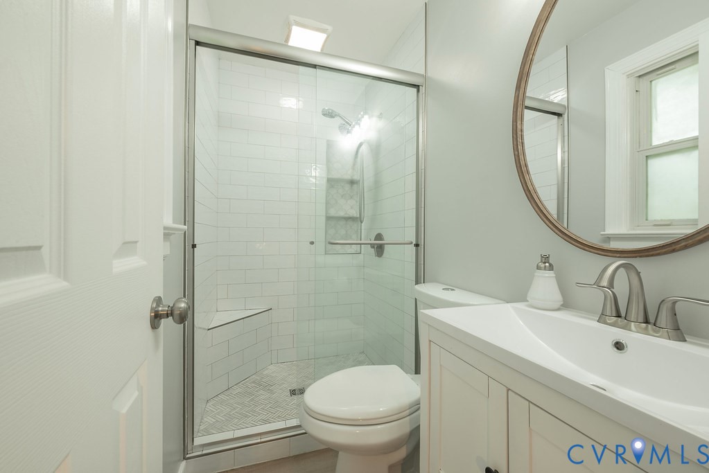 Renovated Ensuite Full Bath