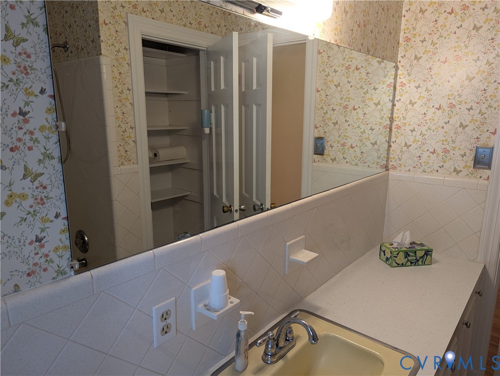 10409 Old Courtney Road, Glen Allen, VA 23060