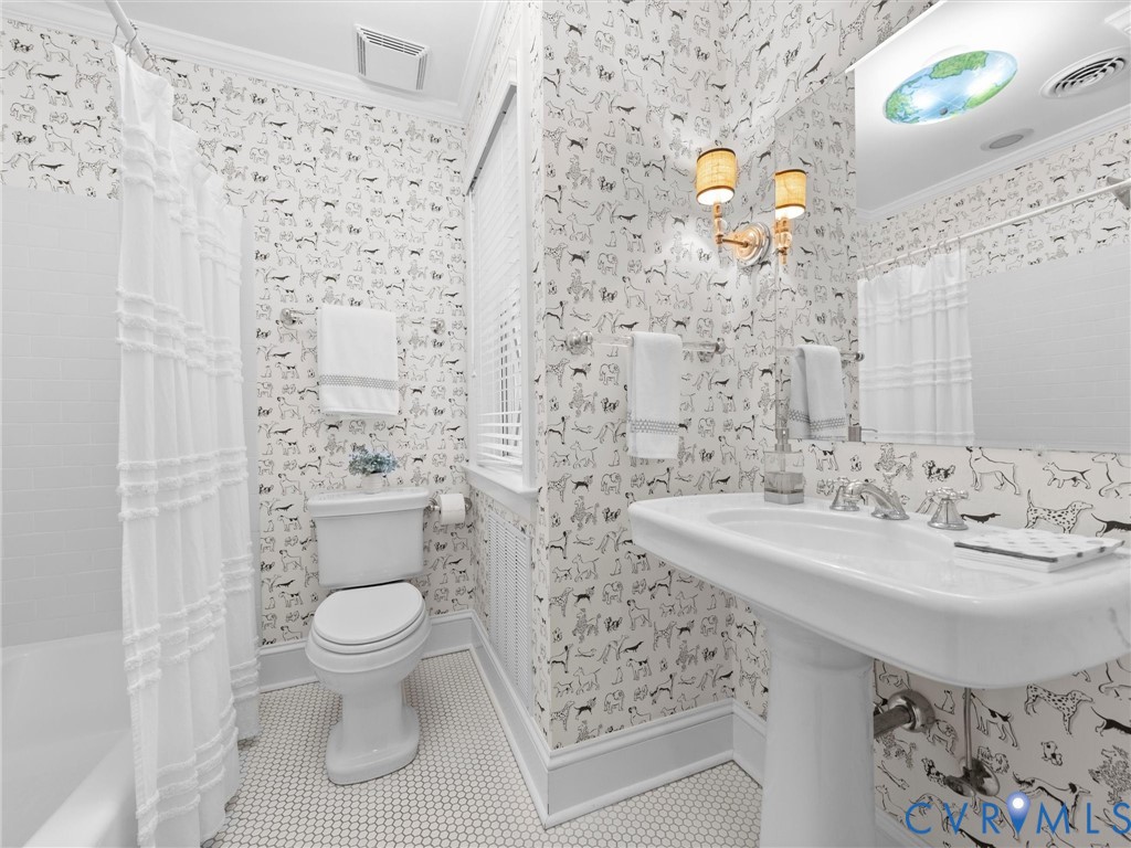 1 Greenway Lane, Hampton Gardens, Richmond, VA 23226