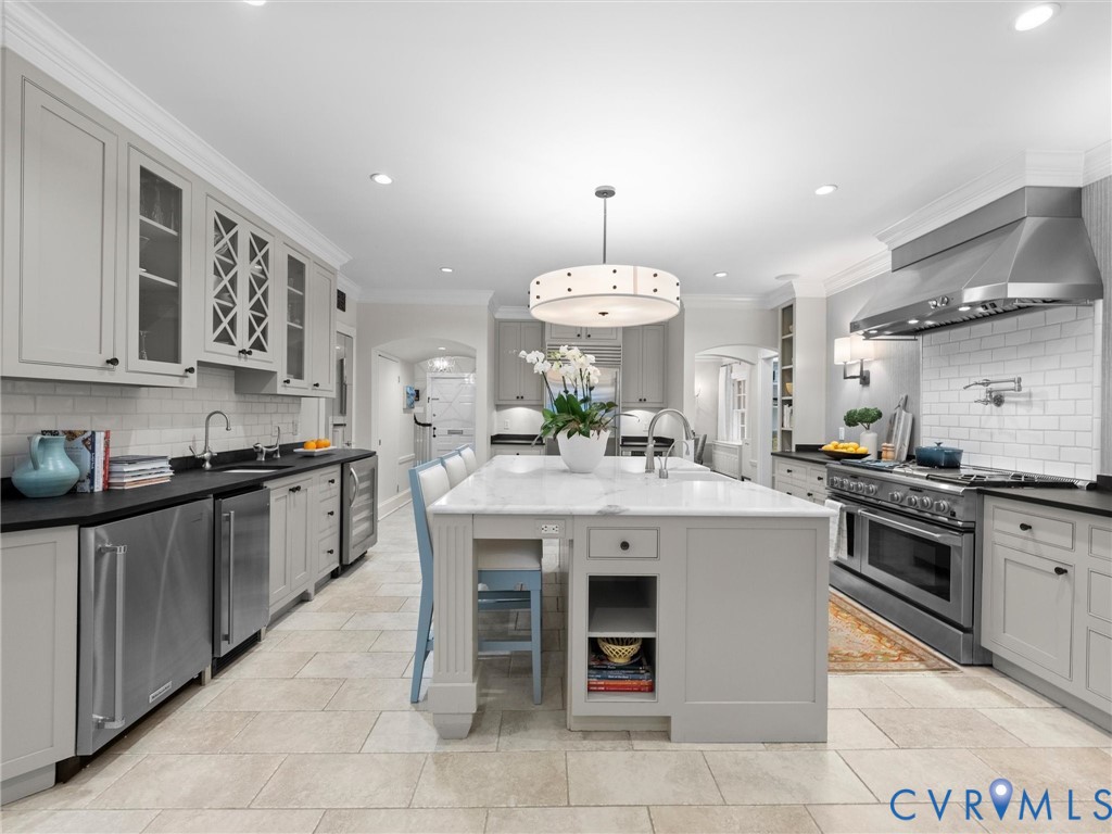 1 Greenway Lane, Hampton Gardens, Richmond, VA 23226