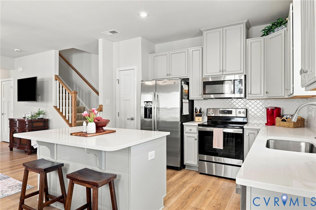 Beautiful large kitchen with pantry, tons of storage
