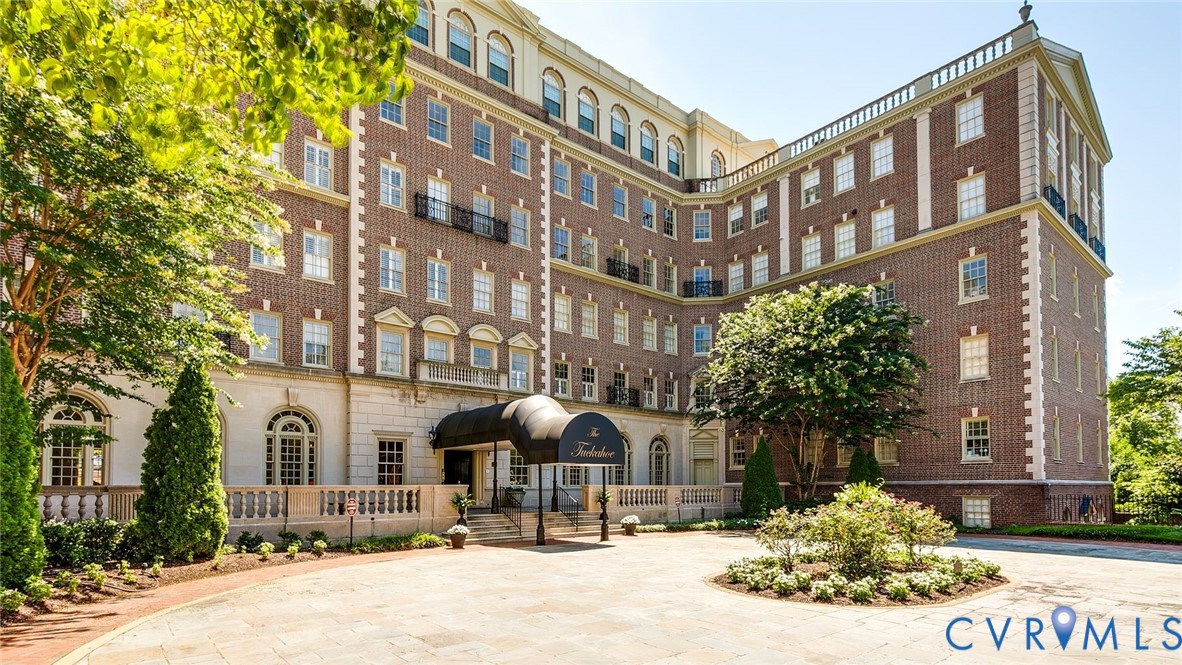Architecturally significant combining Georgian and Colonial Revival styles