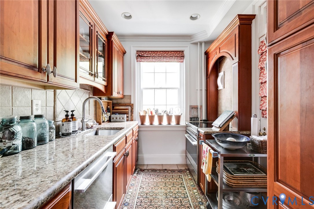 Efficient galley kitchen