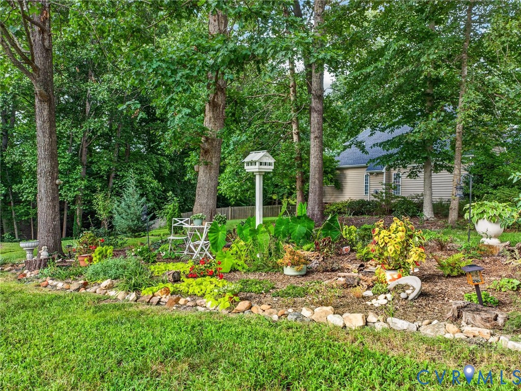 Beautiful side garden!