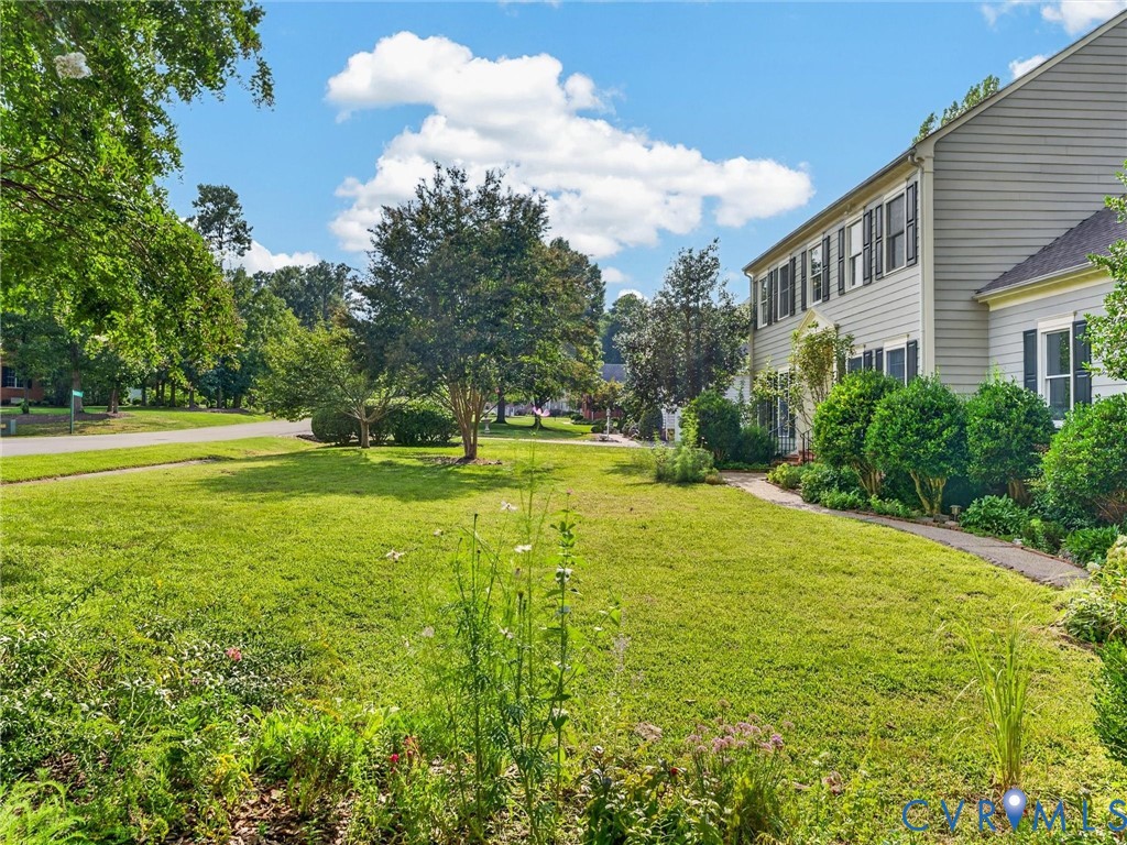 Large front yard!