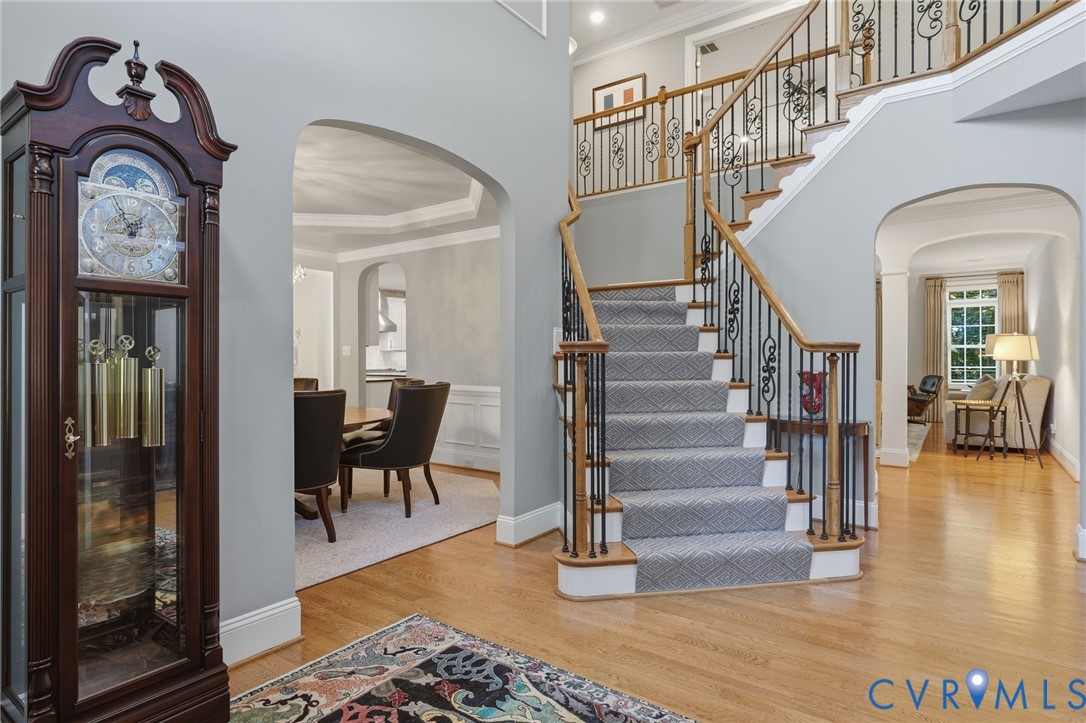 Beautiful two story foyer